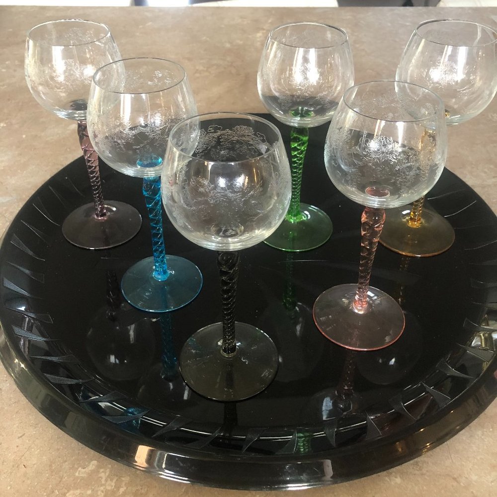 6 COLORED WINE GLASSES